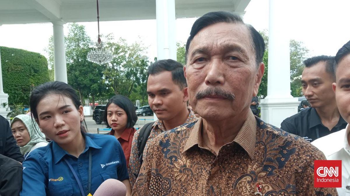 Luhut Sebut Subsidi Barang Bakal Diganti Tunai Bertahap — gambar dari CNN Ekonomi