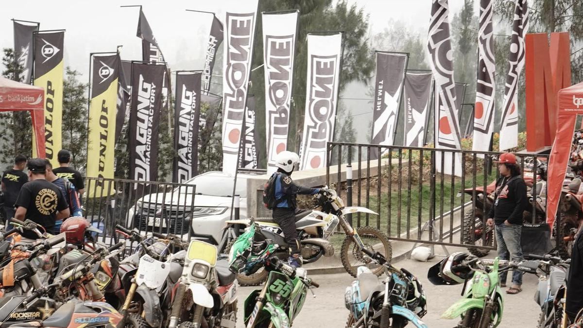 Oli 2-Tak Ini Diuji Ribuan Rider Motor Trail di Medan Ekstrem — gambar dari Liputan6 Otomotif
