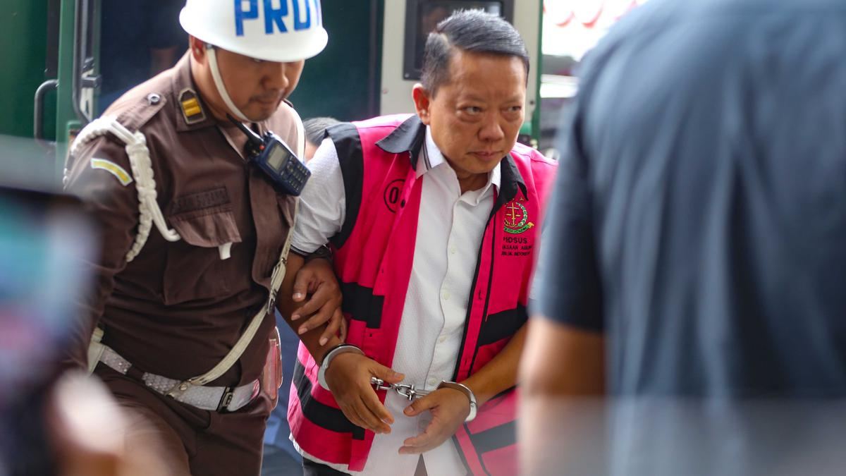 Sidang Perdana Eks Jampidsus Febrie Adriansyah Digelar 7 Oktober 2026 — gambar dari Liputan6 News