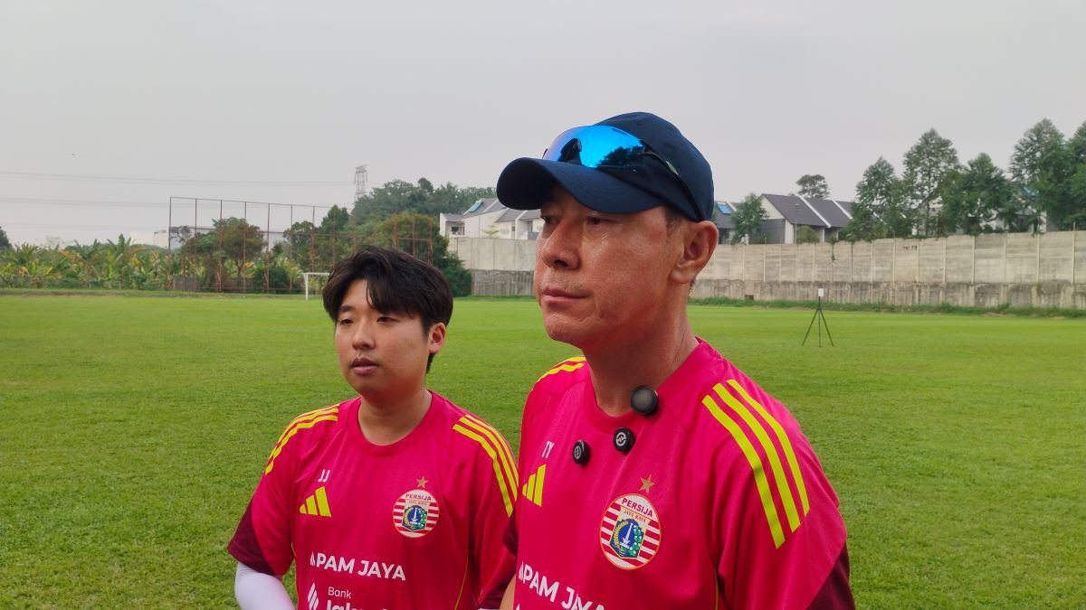 Jelang PSIM Yogyakarta vs Persija Jakarta, Shin Tae-yong Cek Kondisi Skuad Macan Kemayoran — gambar dari Okezone