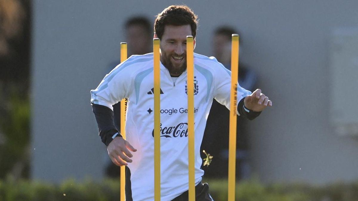 FOTO: Messi Bersiap Jalani Laga Perpisahan Bersama Timnas Argentina — gambar dari CNN Indonesia