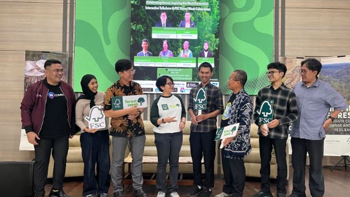 Dialog di IPB University, Mahasiswa Diminta Pahami Hutan Indonesia Secara Utuh — gambar dari Okezone