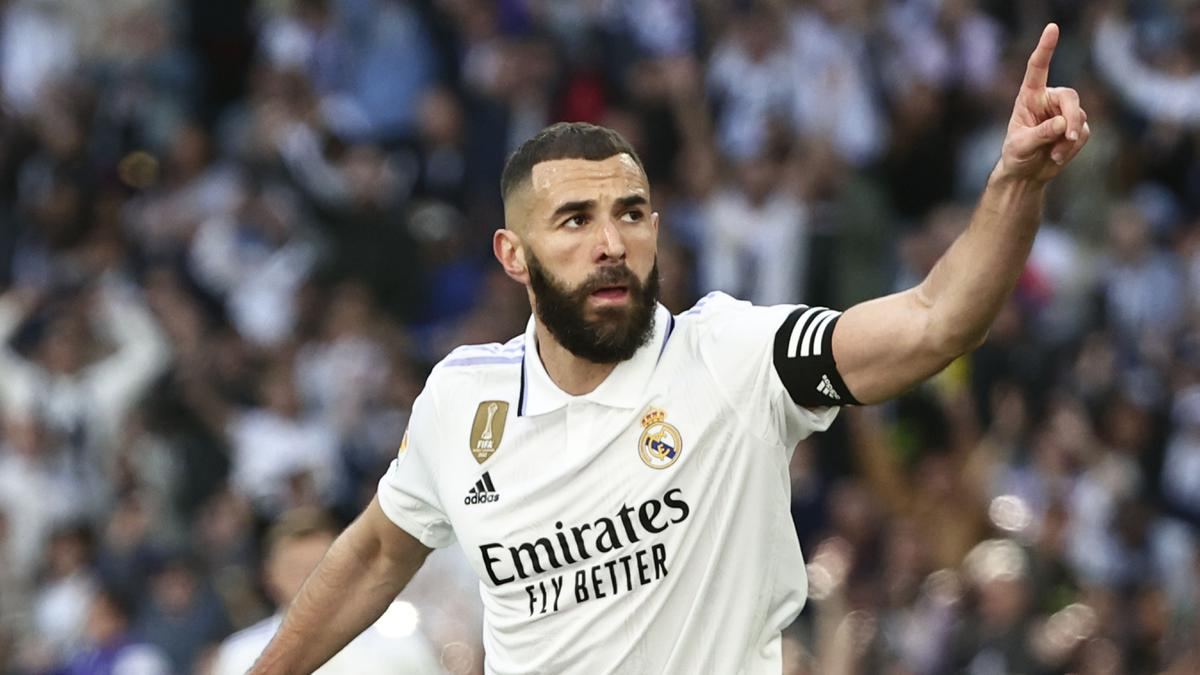 Rio Ferdinand Minta Manchester United Pertimbangkan Karim Benzema — gambar dari Liputan6 Bola