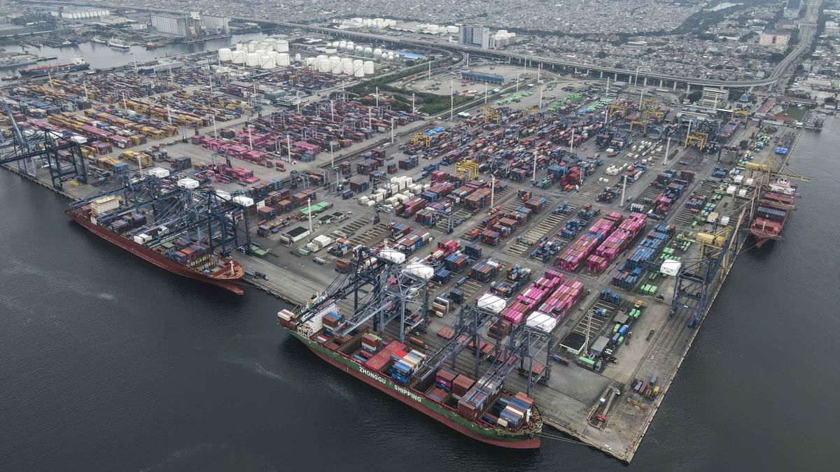 Neraca Perdagangan Indonesia Surplus US$ 3,55 Miliar di Agustus 2026 — gambar dari Liputan6 Bisnis