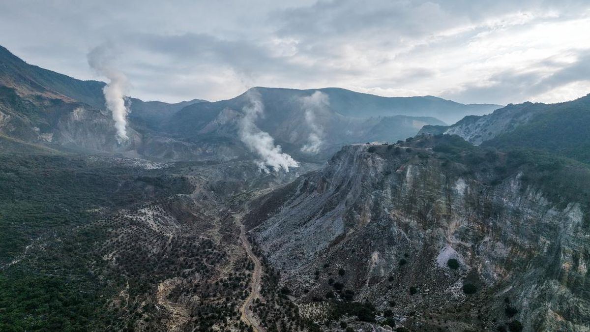 Pakar Ungkap Asal-usul Blue Fire yang Muncul di Papandayan — gambar dari CNN Teknologi