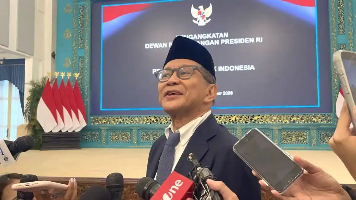 Rocky Gerung Masuk Lingkaran Pemerintahan Prabowo: “Saya Cuma Pindah dari Luar ke Dalam” — gambar dari Tribun