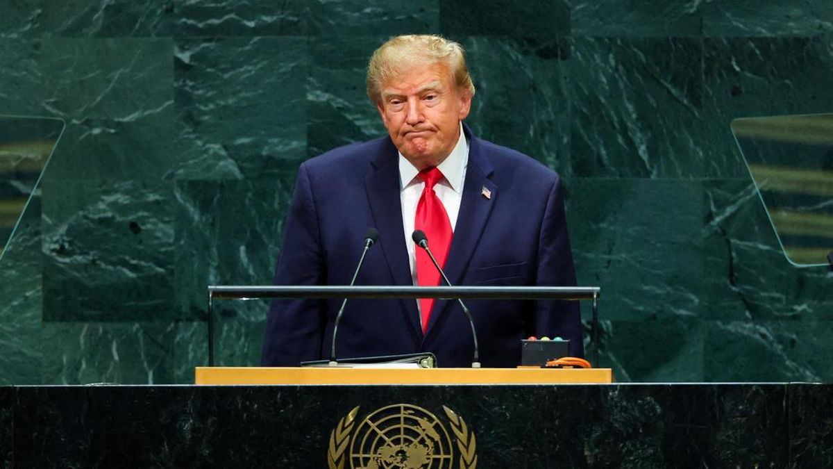 Defisit Perdagangan AS Bengkak, Kebijakan Tarif Impor Trump Gagal — gambar dari CNN Ekonomi