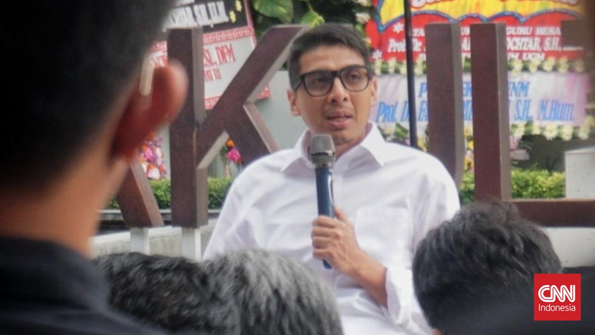 Pakar: Gugatan Denny Cs Momentum MK Tuntaskan Persoalan Konstitusi — gambar dari CNN Indonesia