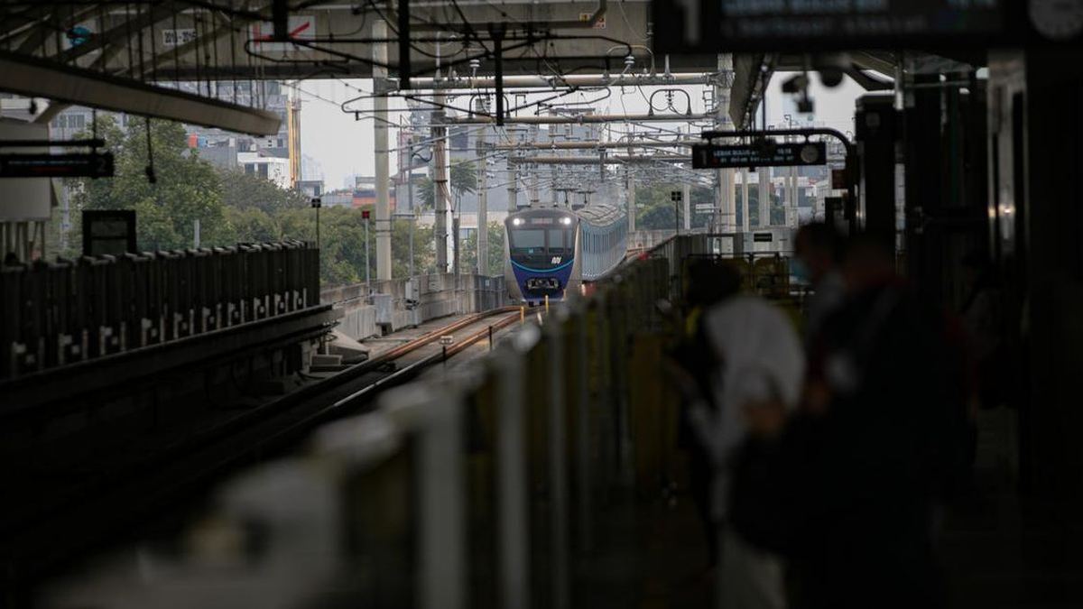 FOTO: MRT Jadi Penggerak Ekonomi 'Negara' Blok M — gambar dari CNN Ekonomi