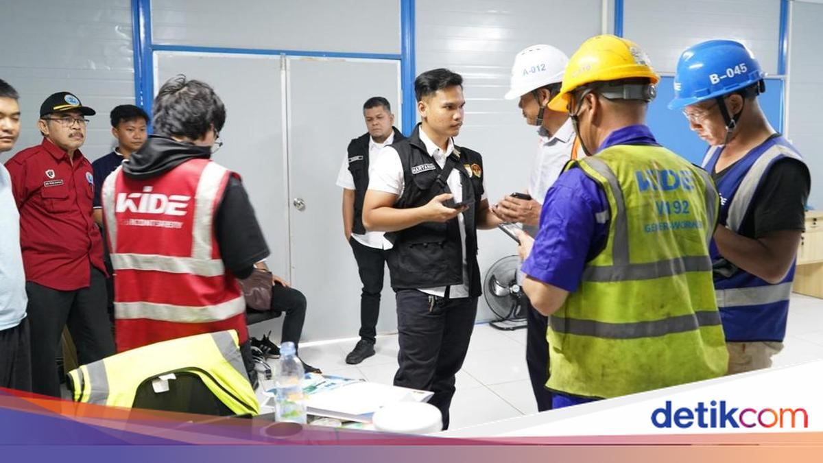 Palsukan Izin Tinggal, 13 WN China Jadi Kuli Ditangkap Imigrasi Tangerang — gambar dari Detik