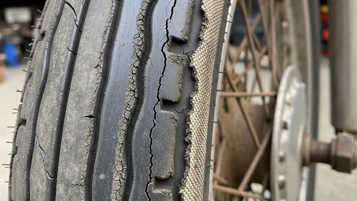 Tiga Tanda Ban Skutik Sudah Tak Layak Pakai — gambar dari Liputan6 Otomotif