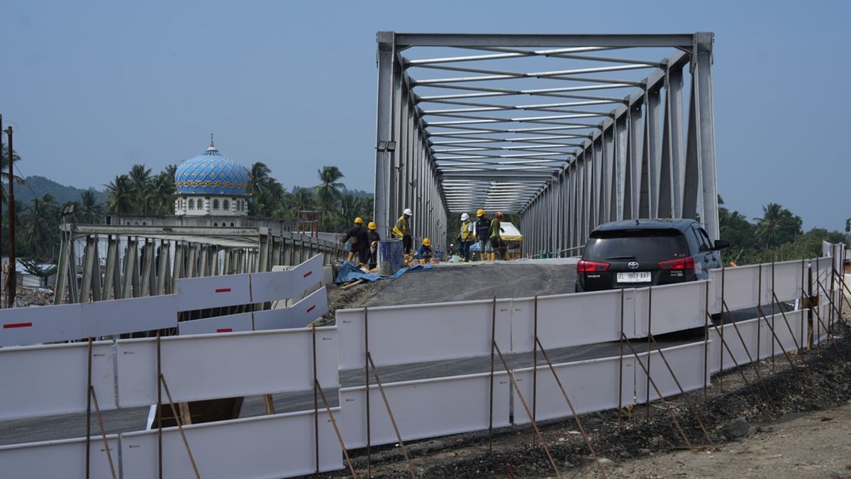 Jembatan Teupin Maneamp;nbsp;yang Dibangun Pasca Bencana Aceh Akhirnya Dibuka — gambar dari Okezone
