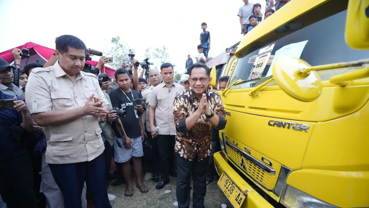Mendagri Lepas 125 Truk Genteng untuk Jalankan Arahan Prabowo — gambar dari Liputan6 News