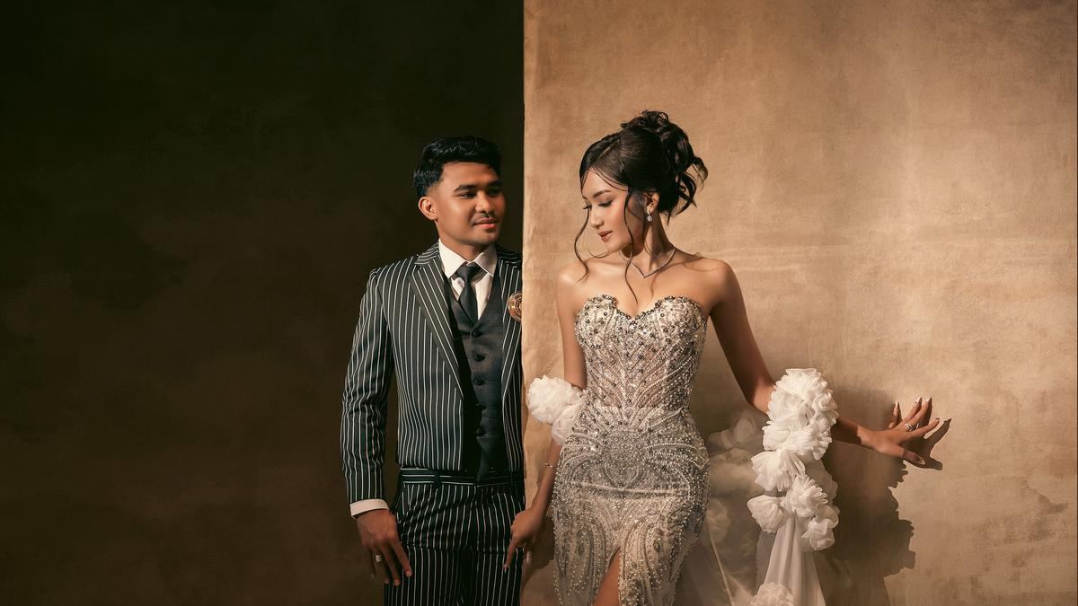 Asnawi Mangkualam dan Yuriska Patricia Tampil Elegan Vintage di Prewedding Terbaru — gambar dari Liputan6 Showbiz