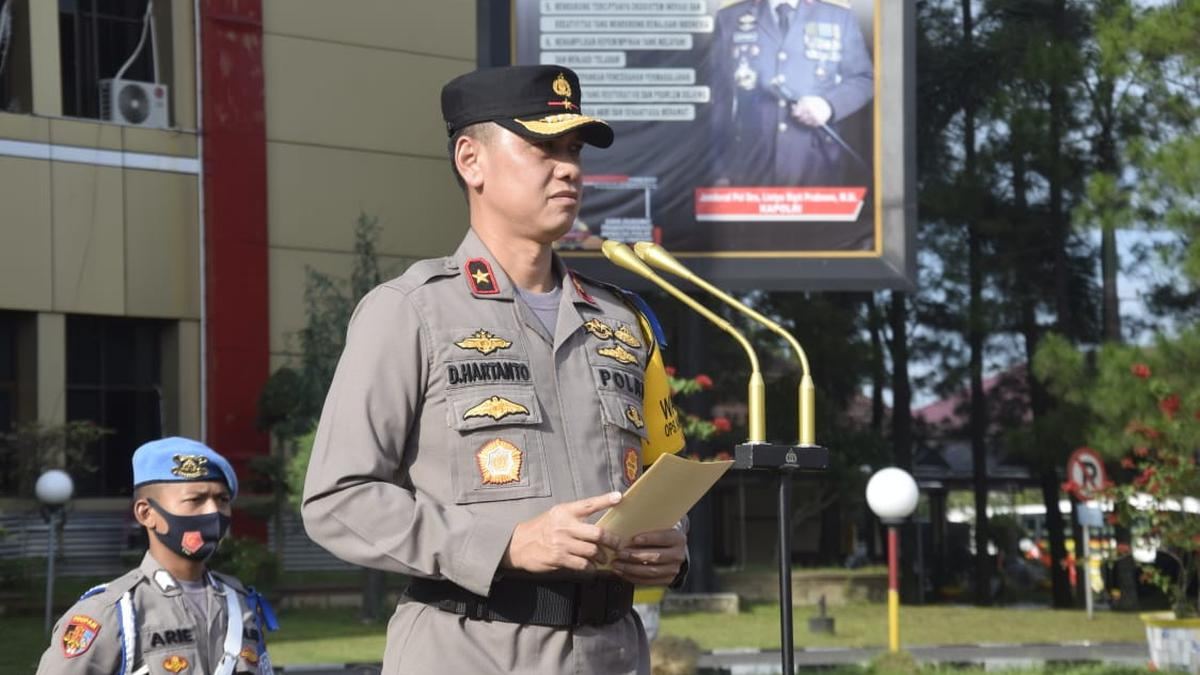 Kapolda Metro Jaya Baru Absen Pelantikan, Polri Ungkap Alasannya — gambar dari Liputan6 News