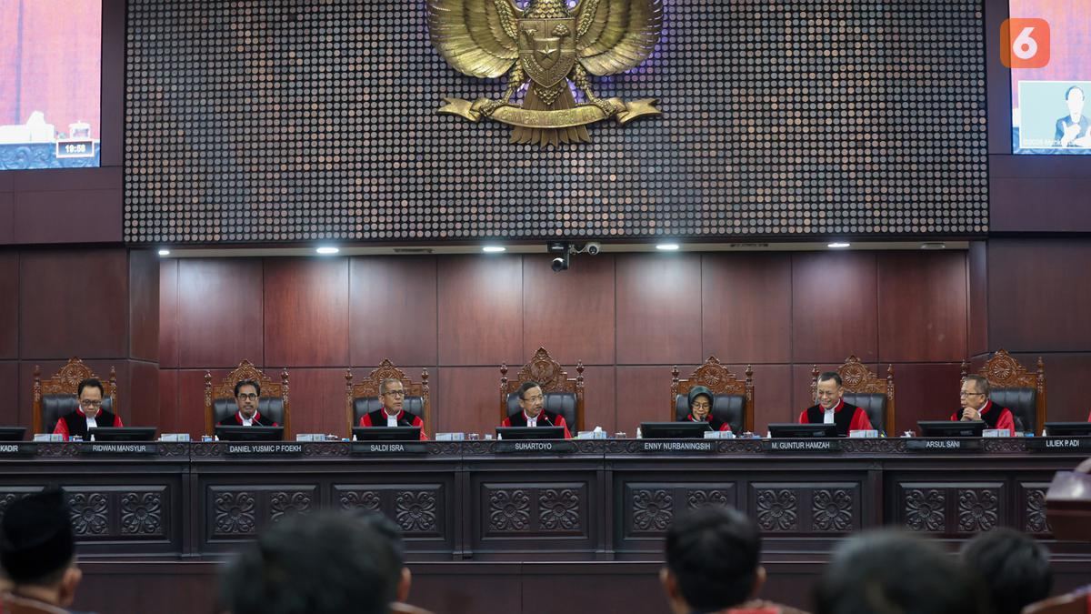 MK Nyatakan Tak Bisa Diskualifikasi Gibran Meski Tak Miliki Ijazah SMA — gambar dari Liputan6 News