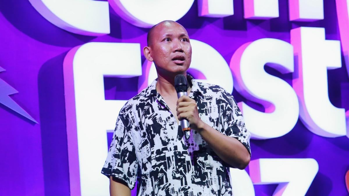 Oki Rengga Menangis Sesenggukan Saat Timnas Indonesia Lolos ke Final — gambar dari Liputan6 Showbiz