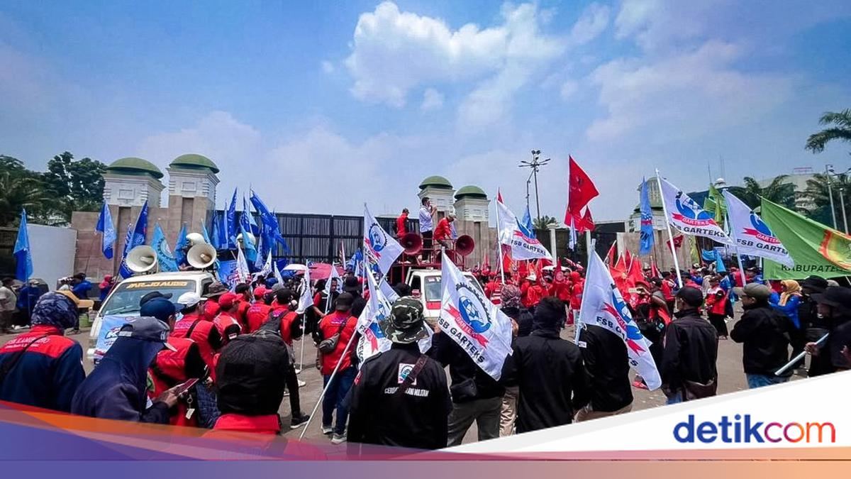 Polda Metro Jaya Apresiasi Massa Buruh, Aksi di DPR Berjalan Tertib — gambar dari Detik