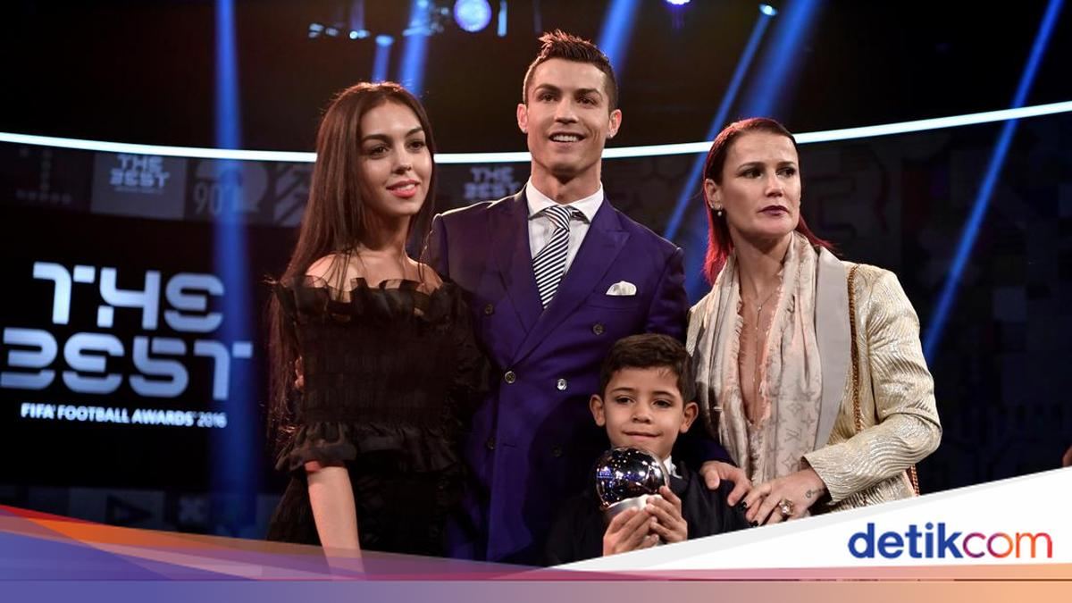 Kakak Ronaldo Dukung Adiknya Cabut dari Kamp Timnas Portugal — gambar dari Detik Sport
