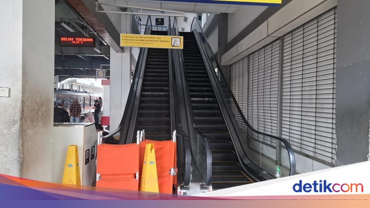 Kondisi Terkini 12 Korban Luka gegara Eskalator Gangguan di Stasiun Duri — gambar dari Detik