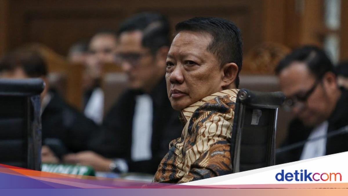 Aset Gila-gilaan Eks Jampidsus Febrie Terungkap di Dakwaan — gambar dari Detik
