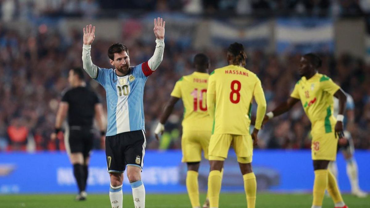 Penghormatan untuk Messi, Argentina vs Benin Dihentikan di Menit Ke-10 — gambar dari CNN Olahraga