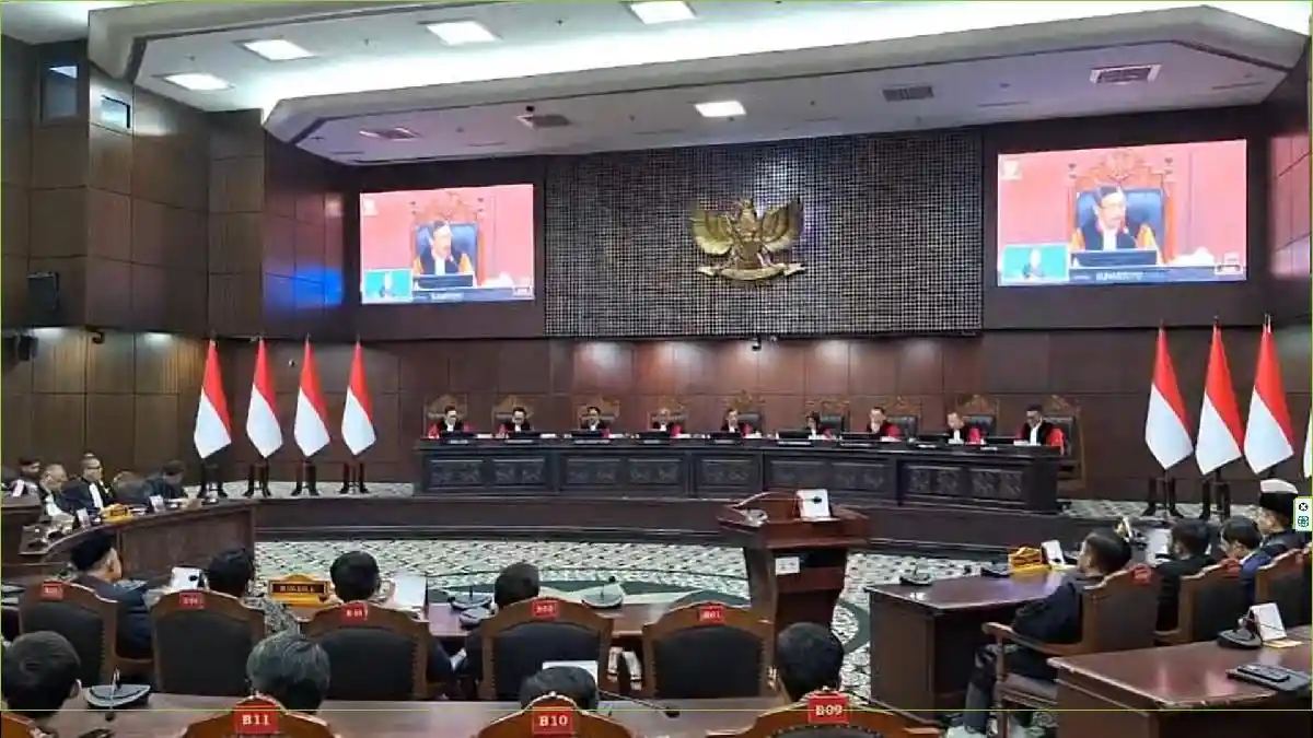 Usai Putusan MK terkait Ijazah Gibran, Refly Harun: Saya Yakin Gibran Akan Mengundurkan Diri — gambar dari Tribun