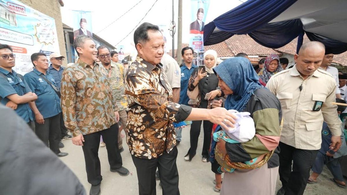 Dukung Program Prioritas, TIto Cek Program Bedah Rumah di Purwakarta — gambar dari CNN Indonesia