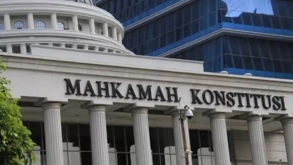 Drama Sidang MK dan ‘Shadow Politics’ Jokowi — gambar dari Tribun