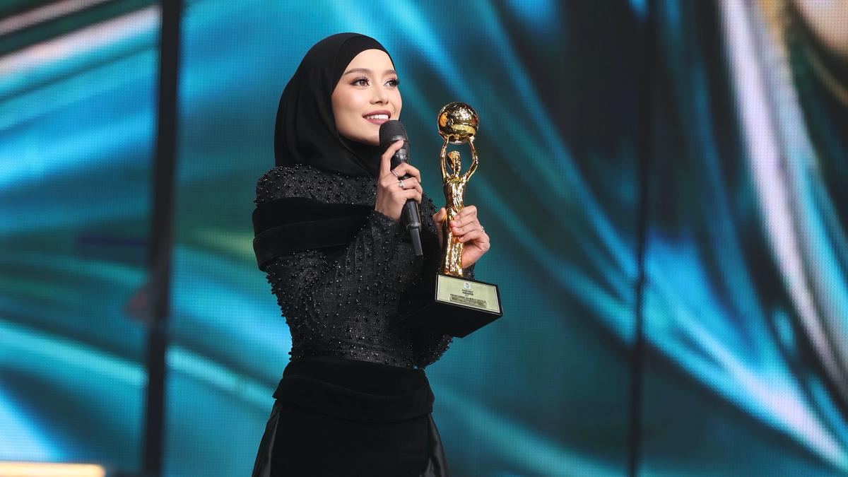 Lesti Kejora Menang Lagi, Raih Piala Penyanyi Solo Wanita Terpopuler IDA 2026 — gambar dari Liputan6 Showbiz